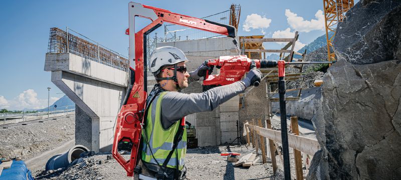 Equilibrador de herramientas EXO-T-22 Equilibrador de herramientas de construcción con distribución activa del peso para control de gravedad cero durante la demolición y el taladrado pesados de paredes (plataforma de batería Nuron) Aplicaciones 1